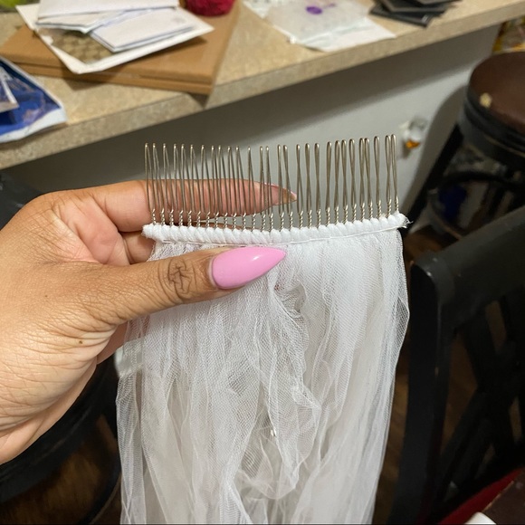 Wedding dress - Picture 8 of 12